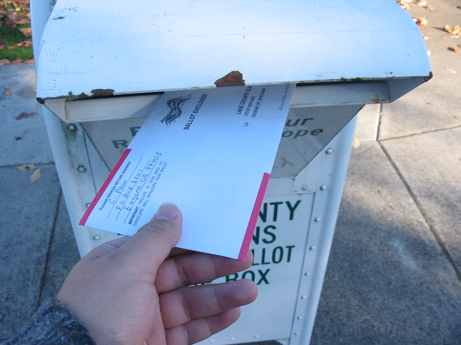 Voting by mail in Oregon.
